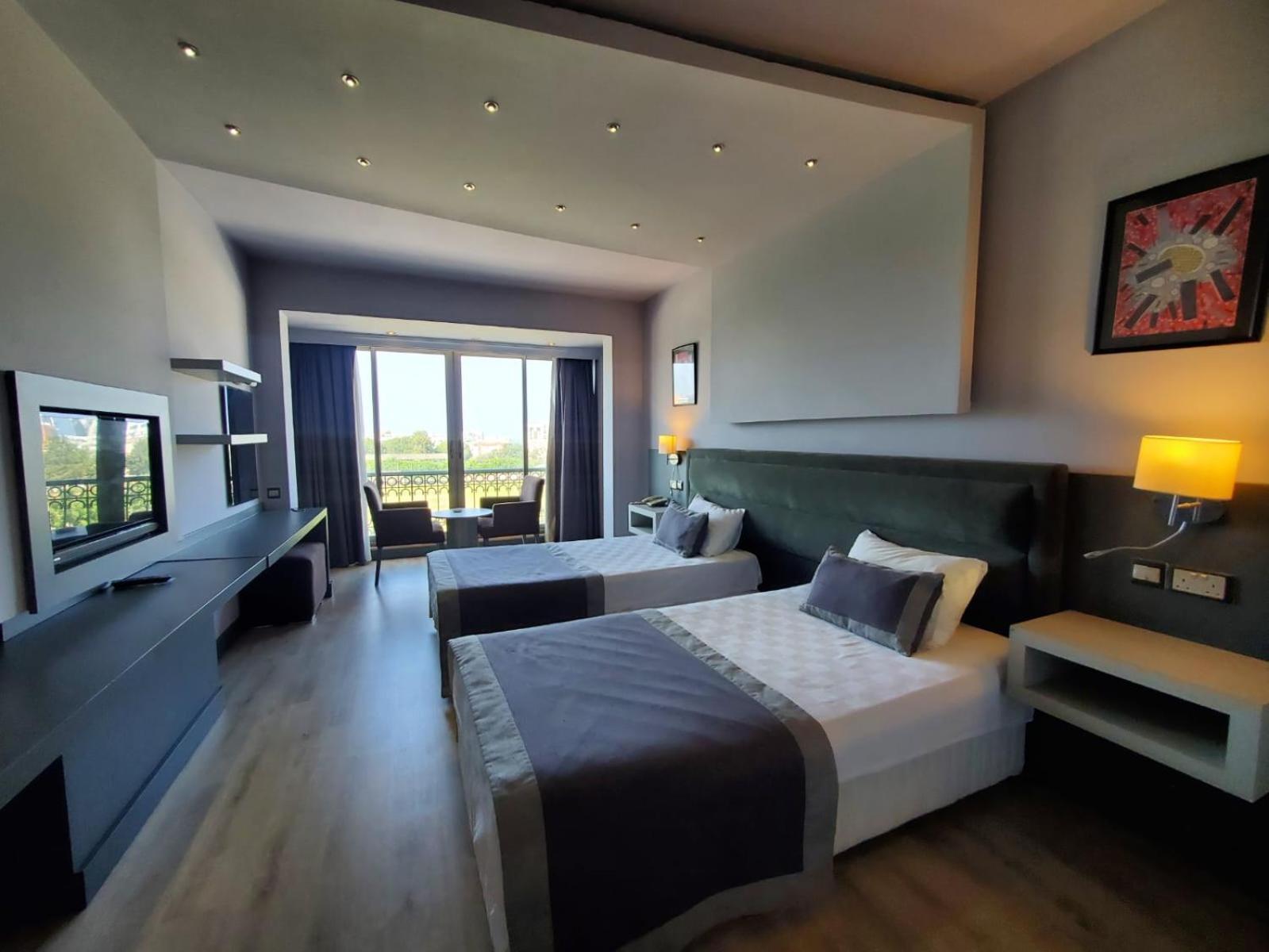 Hotel Pia Bella Kyrenia  Esterno foto